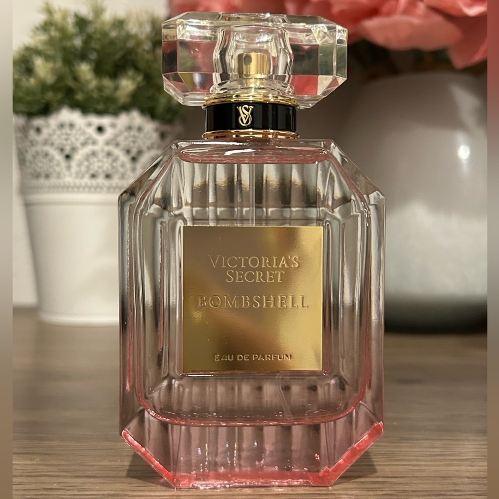 New w/out box Victoria's Secret Bombshell
